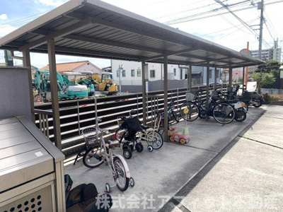【その他共用部分】 | グリーンレジデンス B棟 | 屋根付き駐輪場