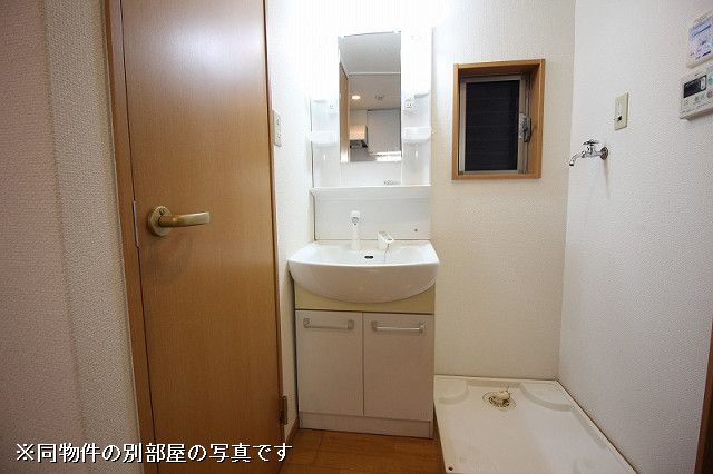 イル・グラッツィア平尾1の洗面所