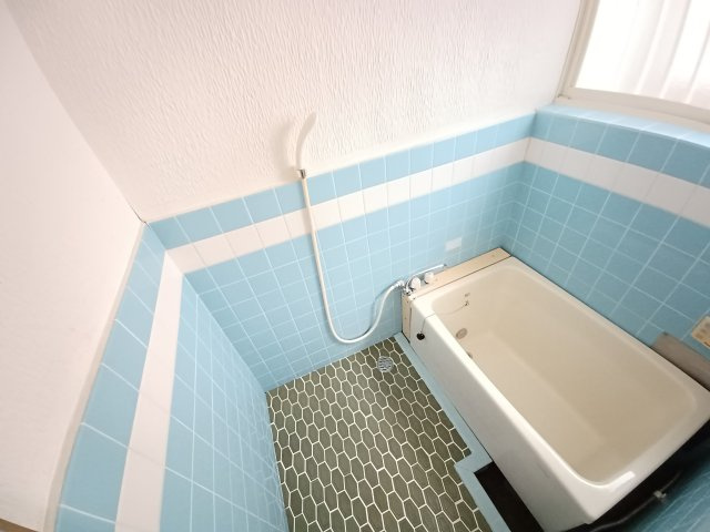 小松原町田中様貸家の浴室|お風呂で日々の疲れを落としましょう