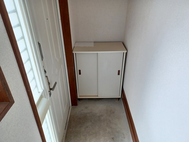 小松原町田中様貸家の玄関|玄関収納