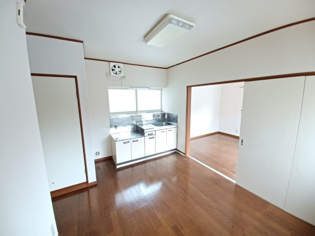 小松原町田中様貸家の居間・リビング|使いやすいリビングです