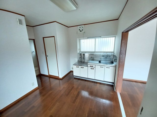 小松原町田中様貸家のキッチン|コンパクトなキッチンで掃除もラクラク