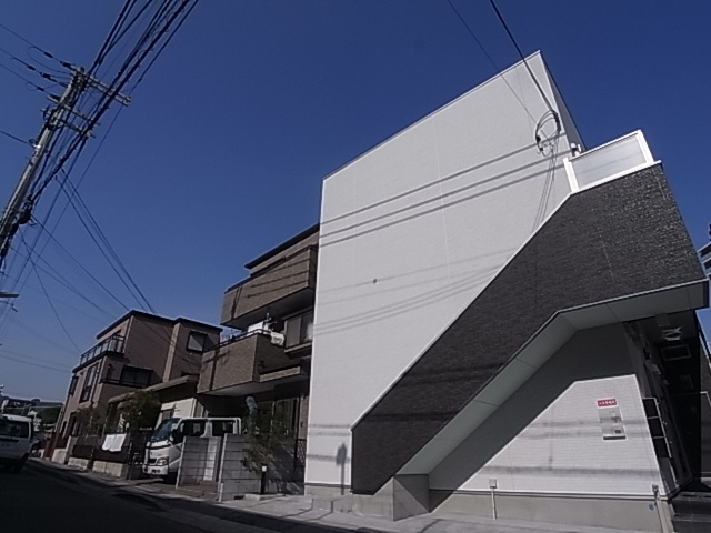 神戸市兵庫区東山町４丁目のアパートの外観