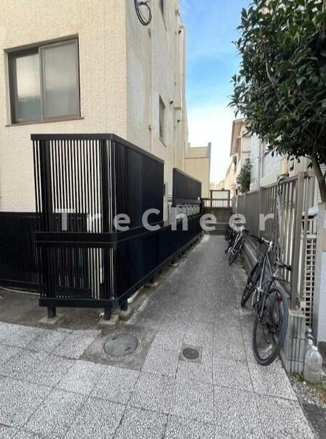 パラゼット早稲田のエントランス