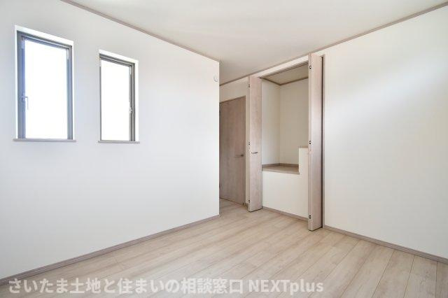 上尾下4期全2棟　A号棟の洋室|難しいイメージの住宅ローンは経験スタッフが丁寧にお手伝いしますのでご安心下さい。「家を買って終わり」ではなく、「買ってからがスタート」と考え、一人ひとりにあった資金計画やプランをご提案致します！