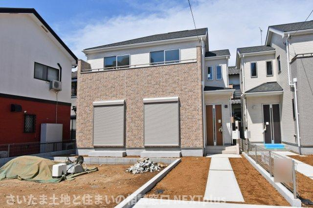 上尾下4期全2棟　A号棟の外観|埼玉新都市交通伊奈線『沼南』駅まで徒歩20分、JR高崎線『上尾』駅までバス20分、バス停歩3分の2路線利用可能な立地です。小学校徒歩８分のためお子様が成長しても安心の子育てしやすい住環境です◎