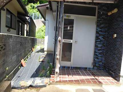 【玄関】 | 広島市安佐北区亀山南5丁目　中古一戸建て