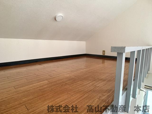 ヴィラパークⅡの居間・リビング