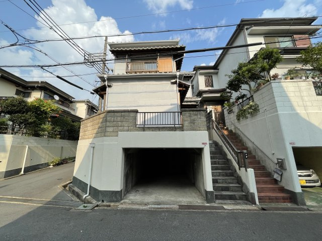 茄子作一丁目　戸建の前面道路含む現地写真