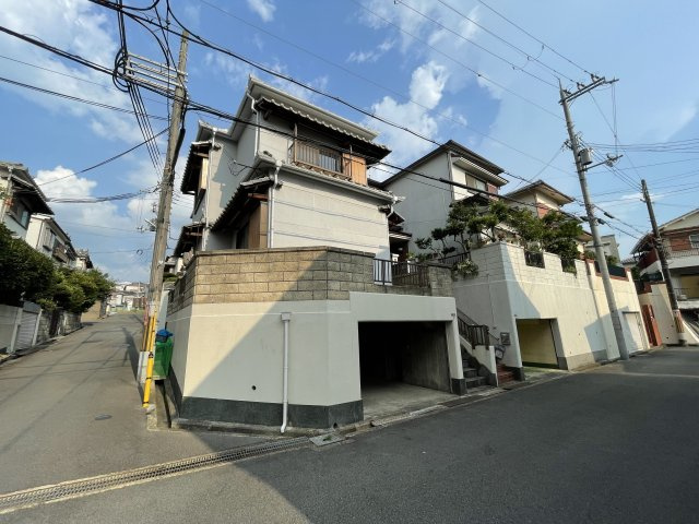 茄子作一丁目　戸建の前面道路含む現地写真