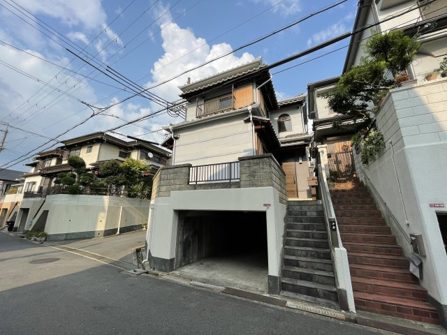 茄子作一丁目　戸建の前面道路含む現地写真
