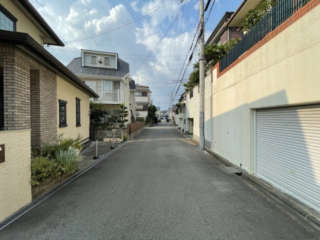 茄子作一丁目　戸建の前面道路含む現地写真