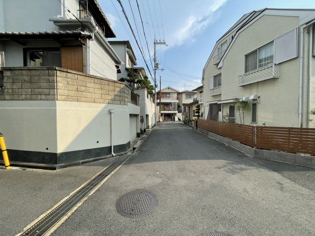 茄子作一丁目　戸建の前面道路含む現地写真
