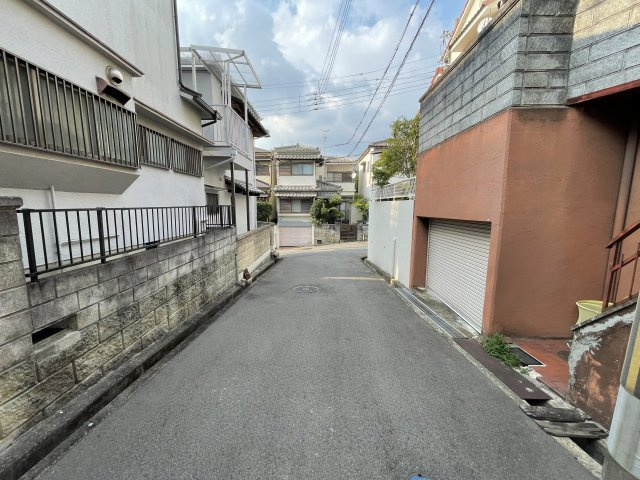 茄子作一丁目　戸建の前面道路含む現地写真