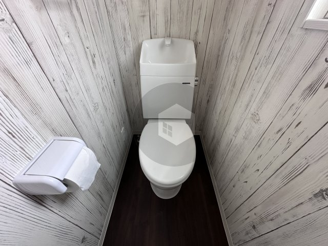 ガレージハウス・D_BASEのトイレ