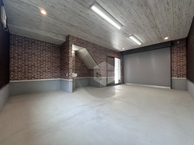 ガレージハウス・D_BASEの駐車場