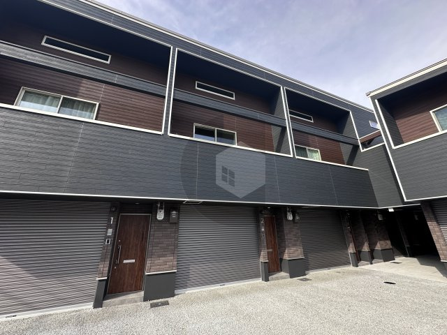 ガレージハウス・D_BASEの外観