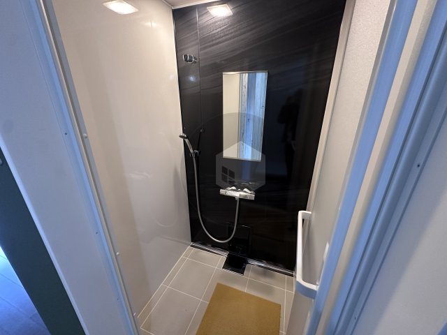 ガレージハウス・D_BASEの浴室