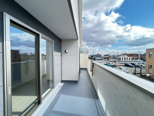 ファーストタウン　一宮市三条山第1　全5区画分譲のバルコニー|バルコニーは南向きで洗濯物もよく乾きます！