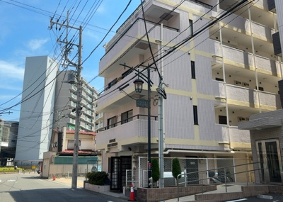 【外観】 | 朝日プラザ南橋本 | マンションの外観は非常に重要なポイントです！外観の善し悪しは資産価値に大きな影響を与えます。外観のいいマンションを購入することで、高値で売却がしやすく、買い手が見つかりやすいというメリットがあります。