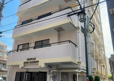 【構造・工法・仕様】 | 朝日プラザ南橋本 | ＲＣ造、Reinforced Concreteは直訳すると補強されたコンクリートです。主に柱や梁・床・壁が鉄筋とコンクリートで構成おり、鉄筋を組んだ型枠にコンクリートを流し込んで固めたものを指します。