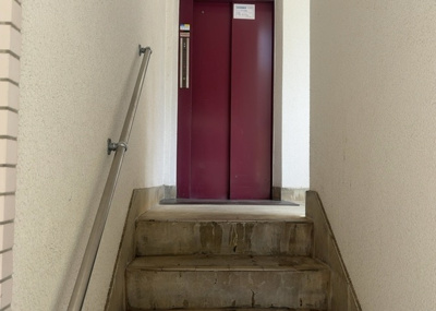 【内装】 | 朝日プラザ南橋本 | 共有部分は、住民なら誰もが使える設備のこと。例えば駐車場やエレベーター、インターネット設備、セキュリティ設備などがあります。他にも、マンションの廊下・外部階段やエントランス・ゴミ置き場などがあります。