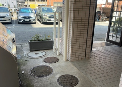 【内装】 | 朝日プラザ南橋本 | 共用部分は、一棟の建物に住む区分所有者全員が共同で所有するとし、共用部分の管理、補修などは、区分所有者で形成される管理組合が行います。個人の判断で勝手に変更することはできませんので覚えておきましょう。