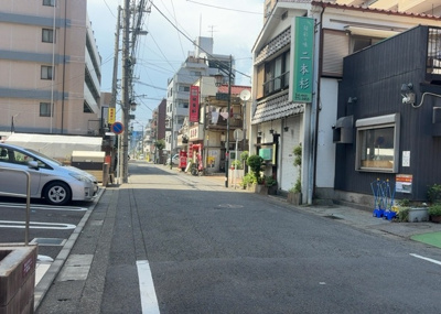 【展望】 | 朝日プラザ南橋本 | 眺望の良さを楽しめるダイニングキッチンで家族団らんの時間を過ごしてはいかがでしょうか。バルコニーから見える景色を家族で眺める時間は、時間が経つのを忘れてしまいそうですね。是非、現地を見に行きましょう！