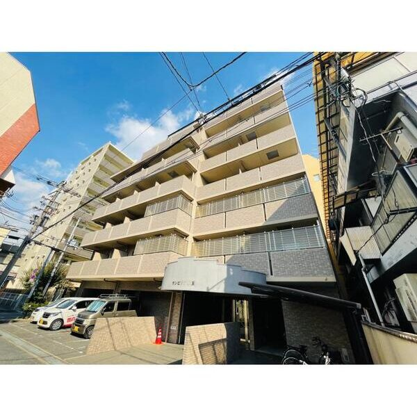 サンピリア小阪の外観