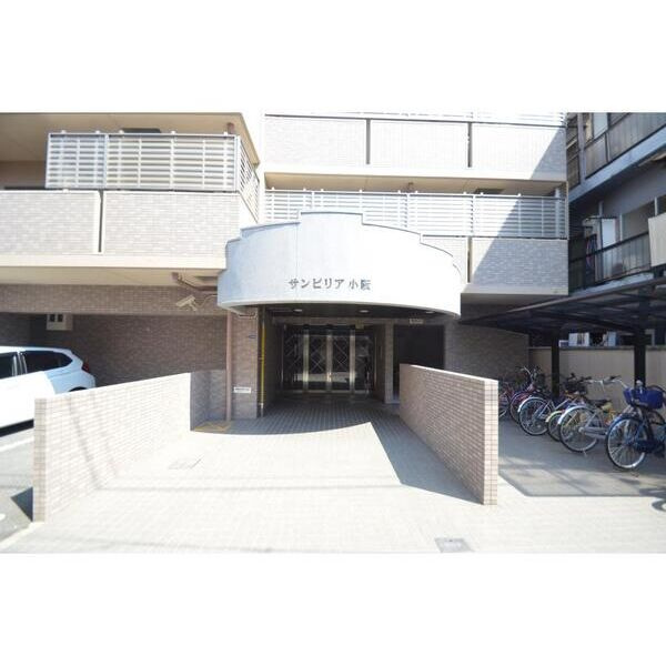 サンピリア小阪のエントランス