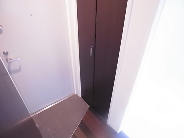 神戸市須磨区須磨浦通６丁目のアパートの玄関|玄関