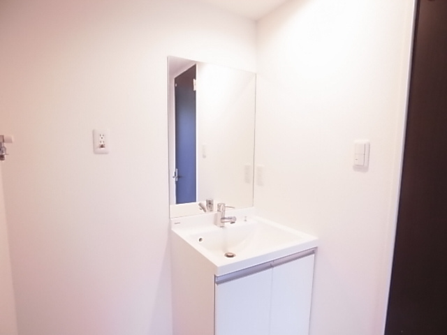 神戸市須磨区須磨浦通６丁目のアパートの洗面所|洗面