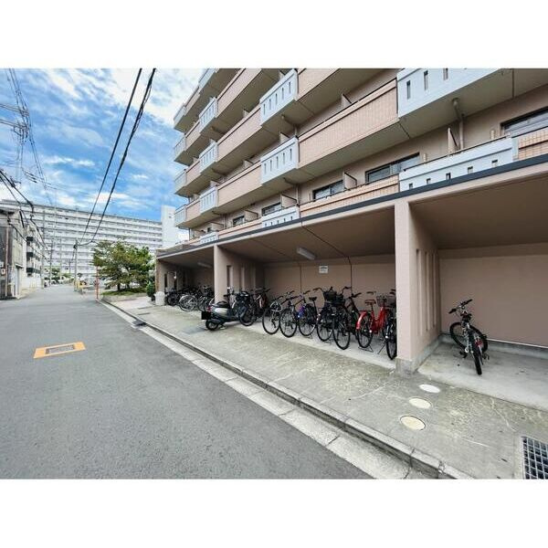 プリムヴェールの駐車場