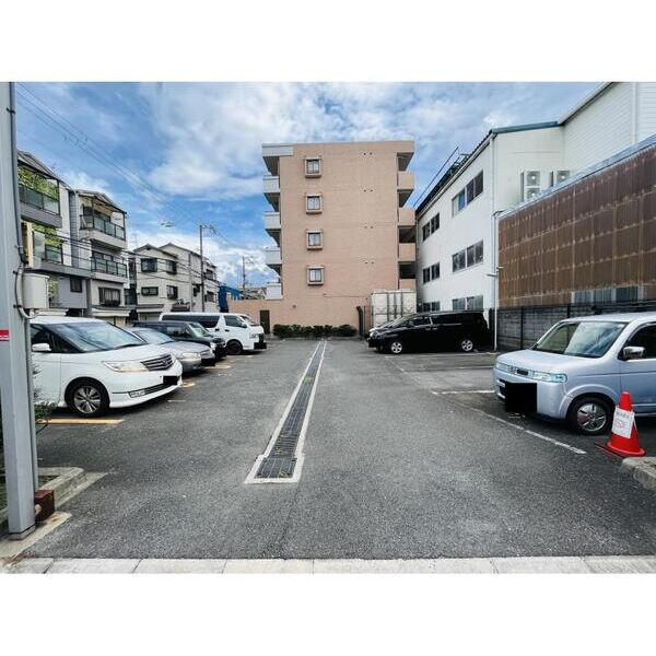 プリムヴェールの駐車場