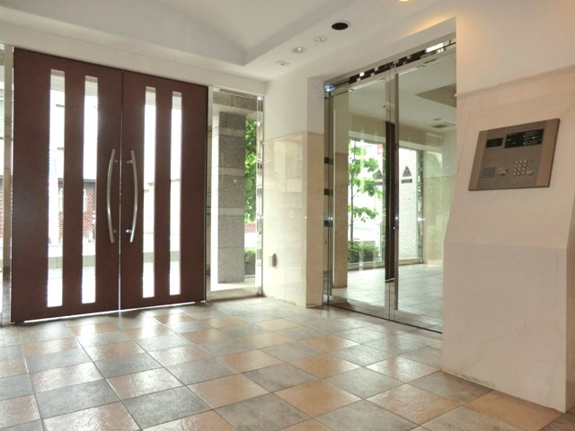 ＬａＳａｎｔｅ浦和常盤公園のセキュリティ|★オートロック＆ＴＶモニターホン＆防犯カメラを完備しています。★