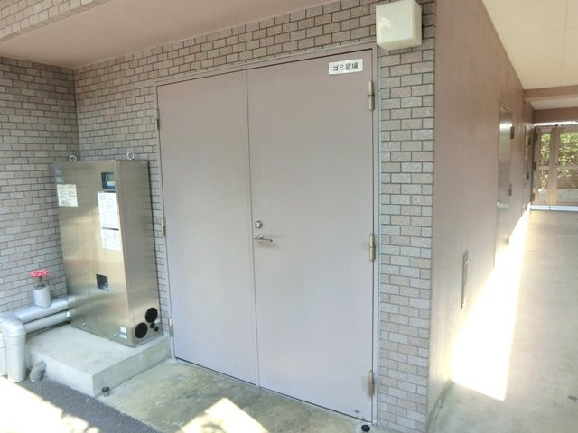 ＬａＳａｎｔｅ浦和常盤公園のその他共用部分|★入居者様専用のゴミ置場を設置しています。★