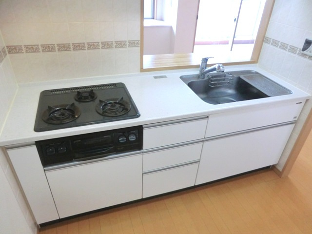 ＬａＳａｎｔｅ浦和常盤公園のキッチン|別号室の参考写真です。