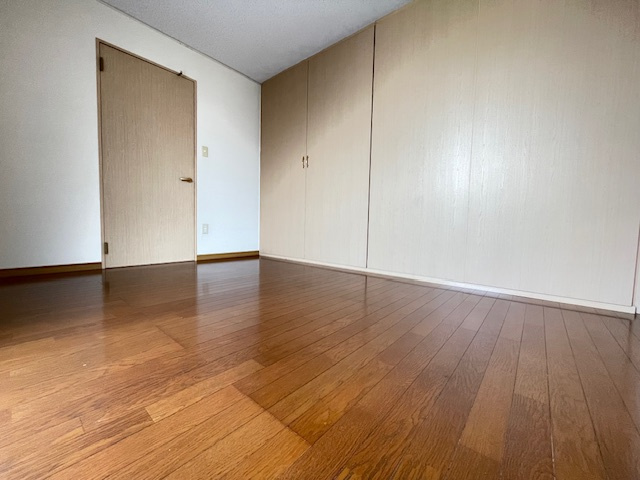 【寝室】 | 南海 | 落ち着いて過ごせるお部屋なので、寝室にいかがでしょうか