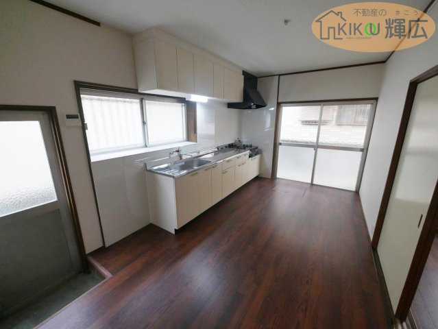 【居間・リビング】 | 高砂市伊保崎南　中古戸建