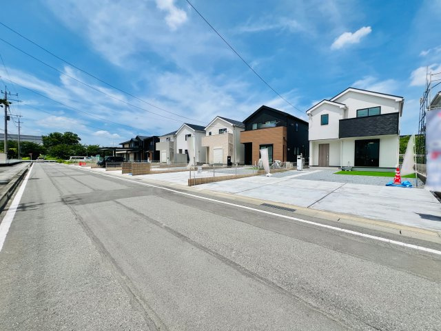 玉村町福島の前面道路含む現地写真|車の通りも少なく駐車も楽々♪