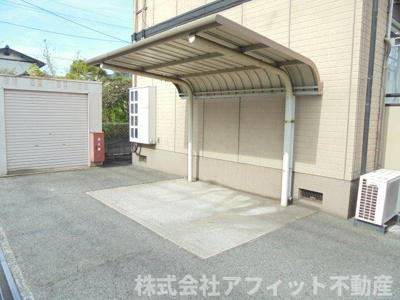 【その他共用部分】 | ローズパレス | 屋根付き駐輪場