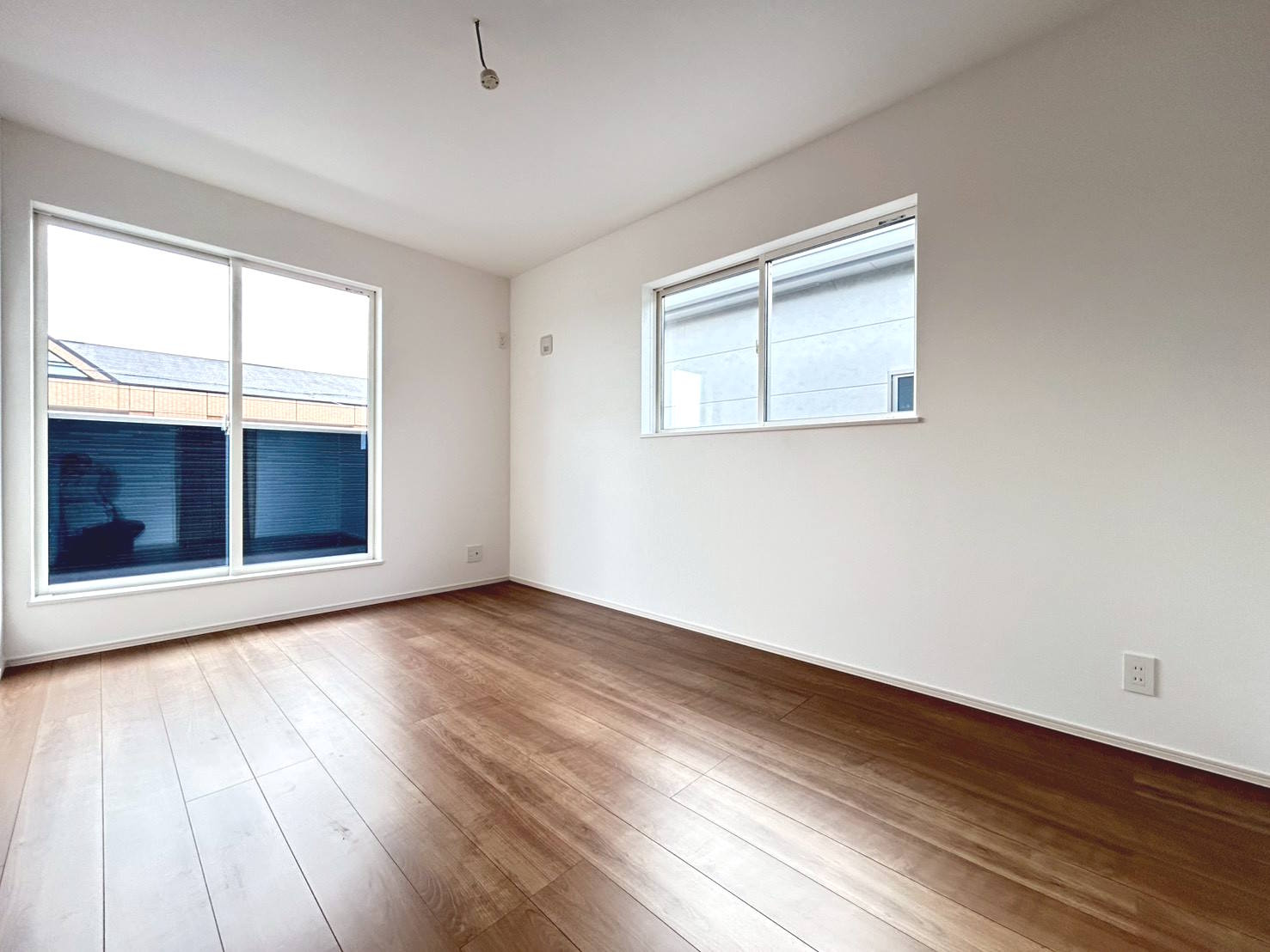 ファーストタウン　一宮市三条山第1　全5区画分譲の寝室|窓ガラスは２枚のガラスの間に空気層を設けたペアガラス。高い断熱性と共にガラス面の結露対策にも効果的。