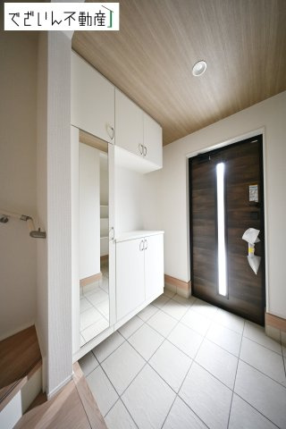 【玄関】 | GRAFARE熊谷市柿沼　新築住宅 | 現地(2025年10月撮影)