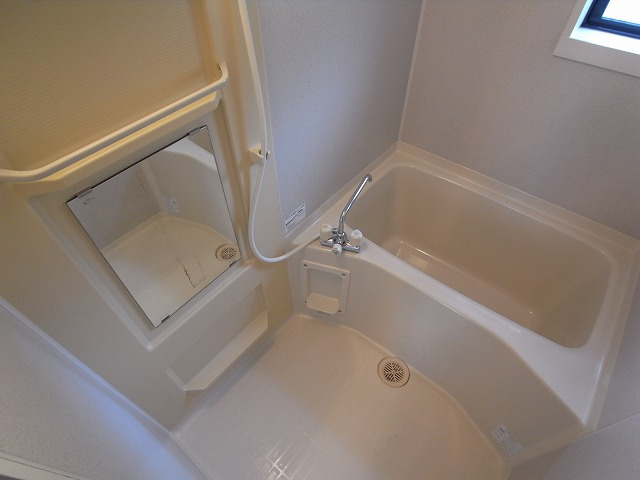 神戸市須磨区北落合４丁目のアパートの浴室|浴室