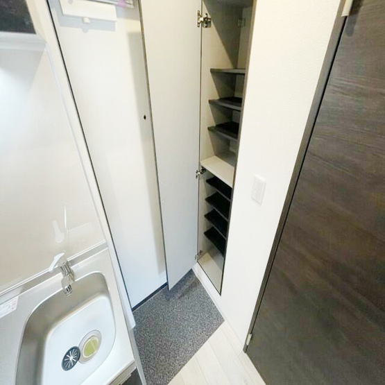 【玄関】ジーメゾン薬園台