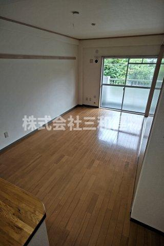 第2パークマンションの居間・リビング|同間取り別室の参考写真です
