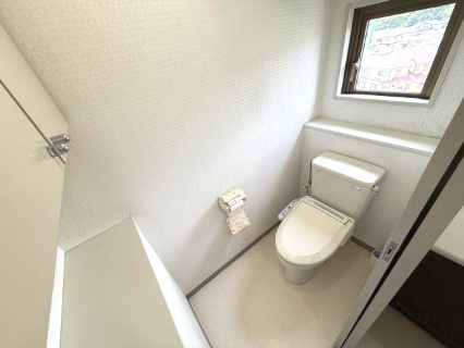 高坂ニュータウン四季の丘のトイレ|お風呂側のトイレです