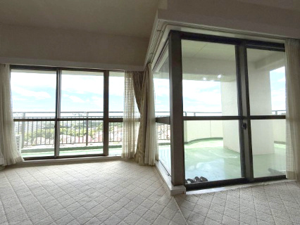 高坂ニュータウン四季の丘の居間・リビング|リビングからの景色が綺麗です