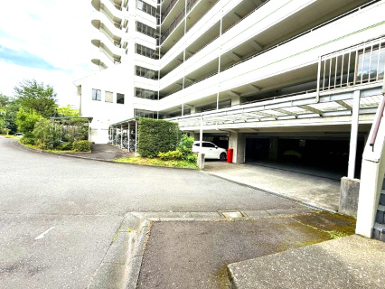 高坂ニュータウン四季の丘の駐車場|駐車場入り口です