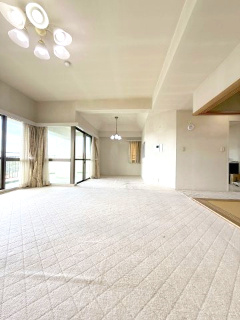 高坂ニュータウン四季の丘の居間・リビング